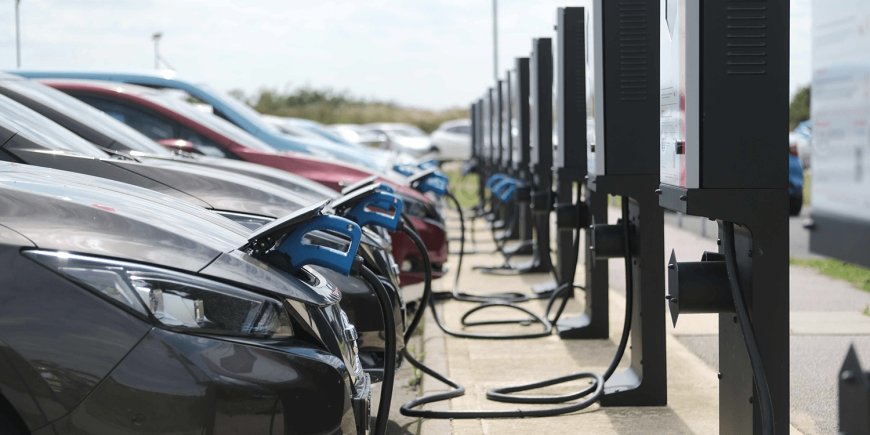 Video: UK's new charging station to charge hundreds of cars simultaneously