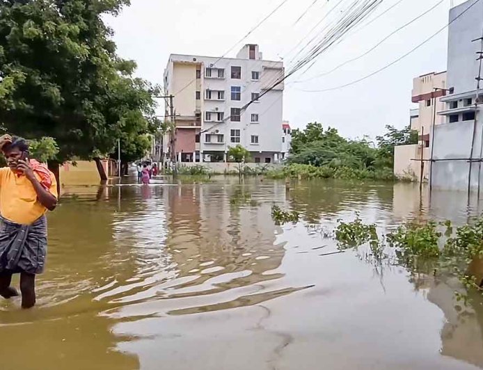 भारी बारिश के कारण चेन्नई में जनजीवन प्रभावित, तमिलनाडु सरकार ने छुट्टियां बढ़ाईं, राहत कार्य तेज किए