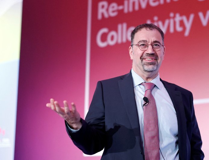 Türk-Amerikalı Acemoğlu, Nobel Ödülü'ne layık görülen üç ekonomist arasında