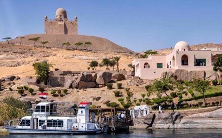 World Prince Karim Aga Khan was buried in Aswan, Egypt