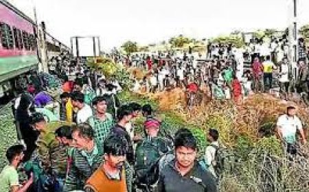 12 people died in a train accident in the Indian state of Maharashtra