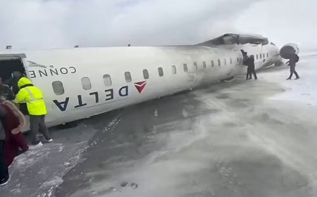 A passenger plane overturned during landing at the airport in Toronto, Canada  Web Desk