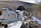 Indian plane crashes, pilot makes emergency parachute jump and lands in Pakistan