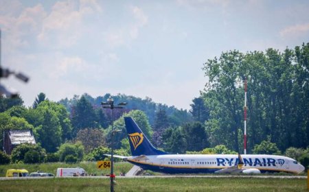 Bomb scare on plane halts operations at Belgian airport