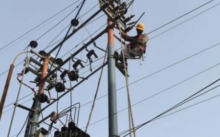 کےالیکٹرک کی بجلی چوروں کیلخلاف کارروائیاں، غیرقانونی پی ایم ٹی ہٹا دی