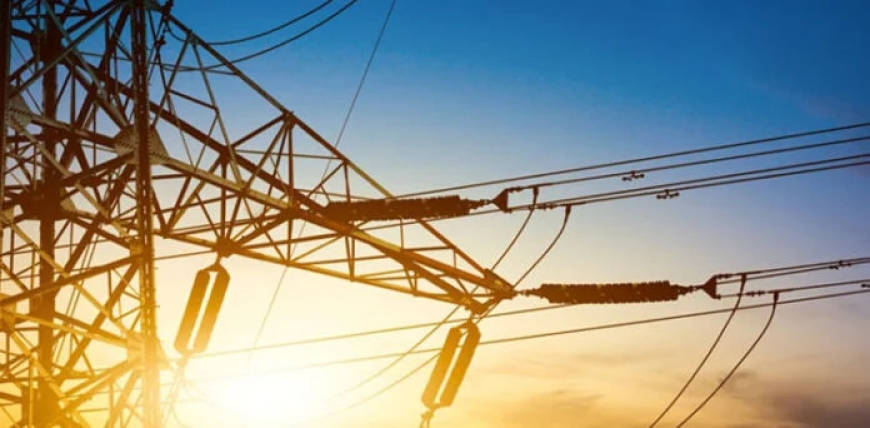ملک بھر کے لیے بجلی کے بنیادی ٹیرف میں کمی کا امکان