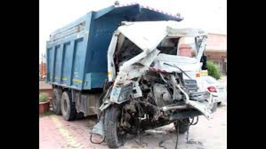 کراچی میں ڈمپر نے باپ بیٹے سمیت 3 افراد کی جان لے لی