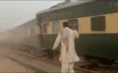 راولپنڈی جانے والی پاکستان ایکسپریس کو بڑا حادثہ، ٹرین کچے میں جا گری،