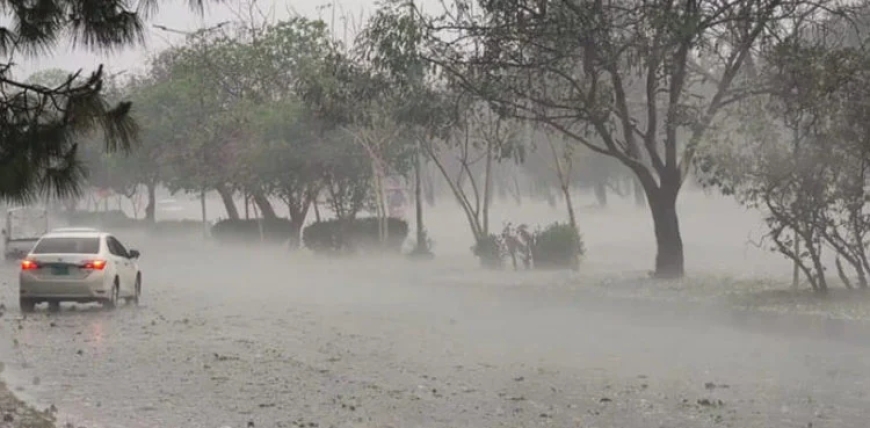 آئندہ ہفتے تیز ہواؤں اور گرج چمک کے ساتھ بارشوں کی پیشگوئی